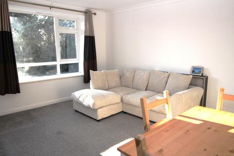 2 bedroom flat to rent, Amersham Hill, High Wycombe, HP13