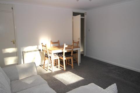 2 bedroom flat to rent, Amersham Hill, High Wycombe, HP13