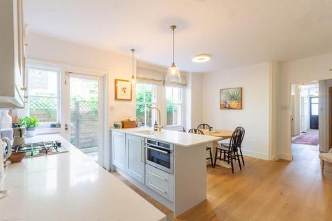 3 bedroom flat for sale, Criffel Avenue, Balham