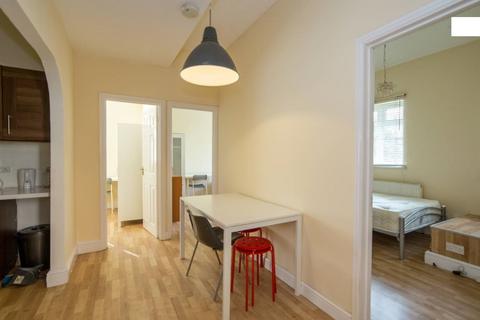 3 bedroom flat to rent, Nelson Street, London E1