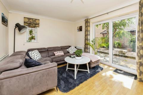 3 bedroom end of terrace house for sale, Greyhound Chase, Ashford, Kent