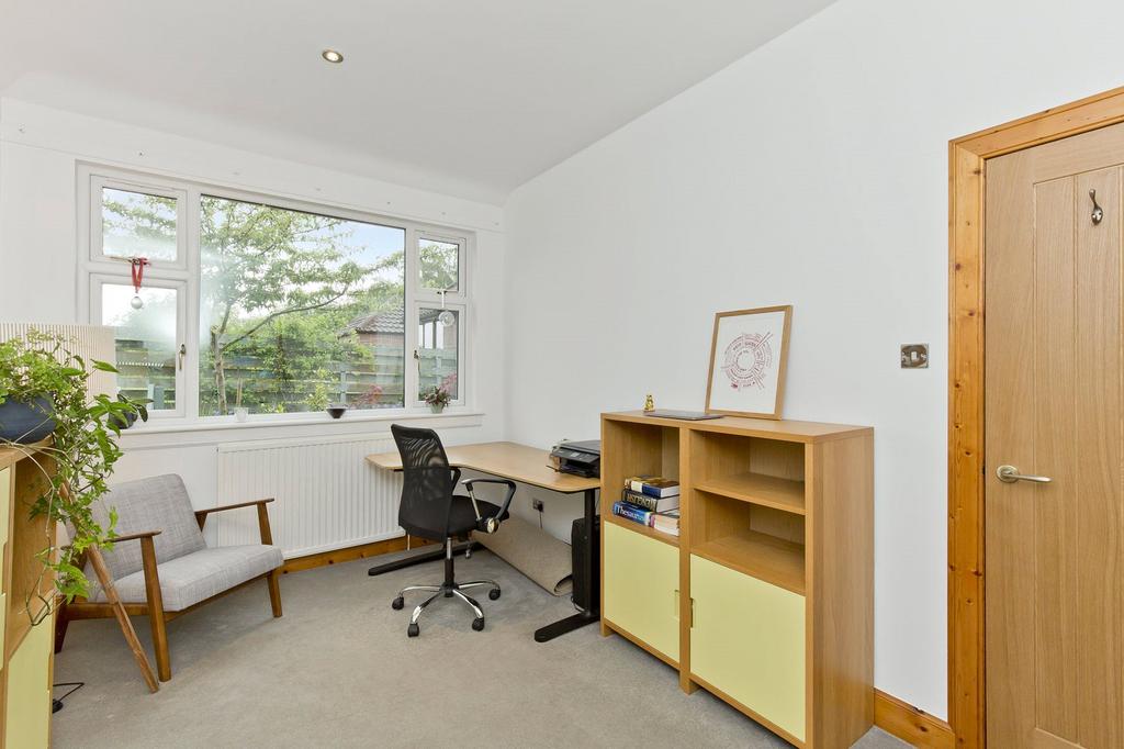 Double Bedroom/Study