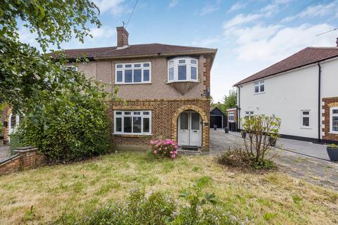 11 Moray Close, Romford, RM1 4YJ