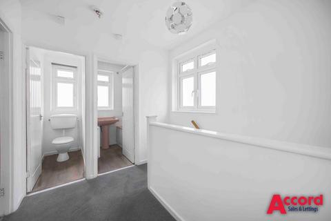 11 Moray Close, Romford, RM1 4YJ