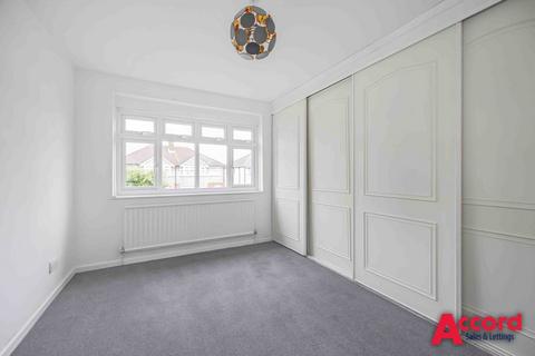 11 Moray Close, Romford, RM1 4YJ