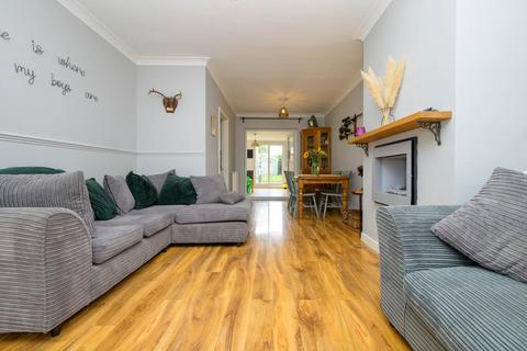 64 Surley Row, Emmer Green, Reading, RG4 8NB