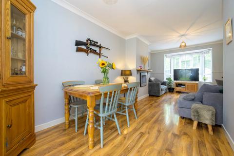 64 Surley Row, Emmer Green, Reading, RG4 8NB