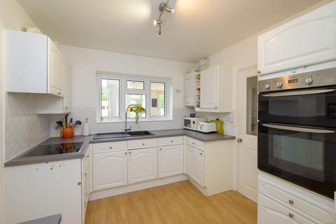 64 Surley Row, Emmer Green, Reading, RG4 8NB