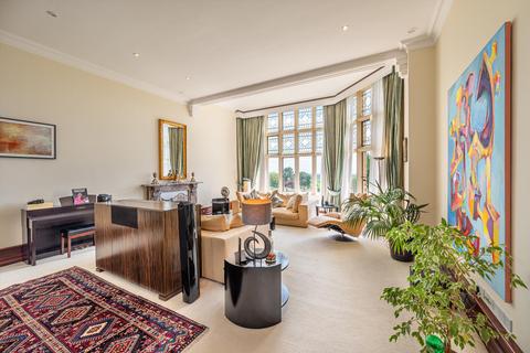 4 bedroom penthouse for sale, Wyfold Court, Kingwood, Henley-on-Thames, Oxfordshire, RG9