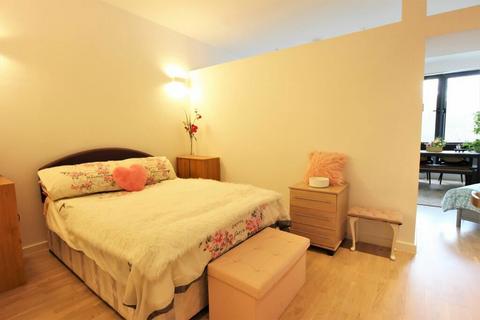 1 bedroom flat for sale, 61 High Road, South, Broxbourne, Hertfordshire, EN10 7HX