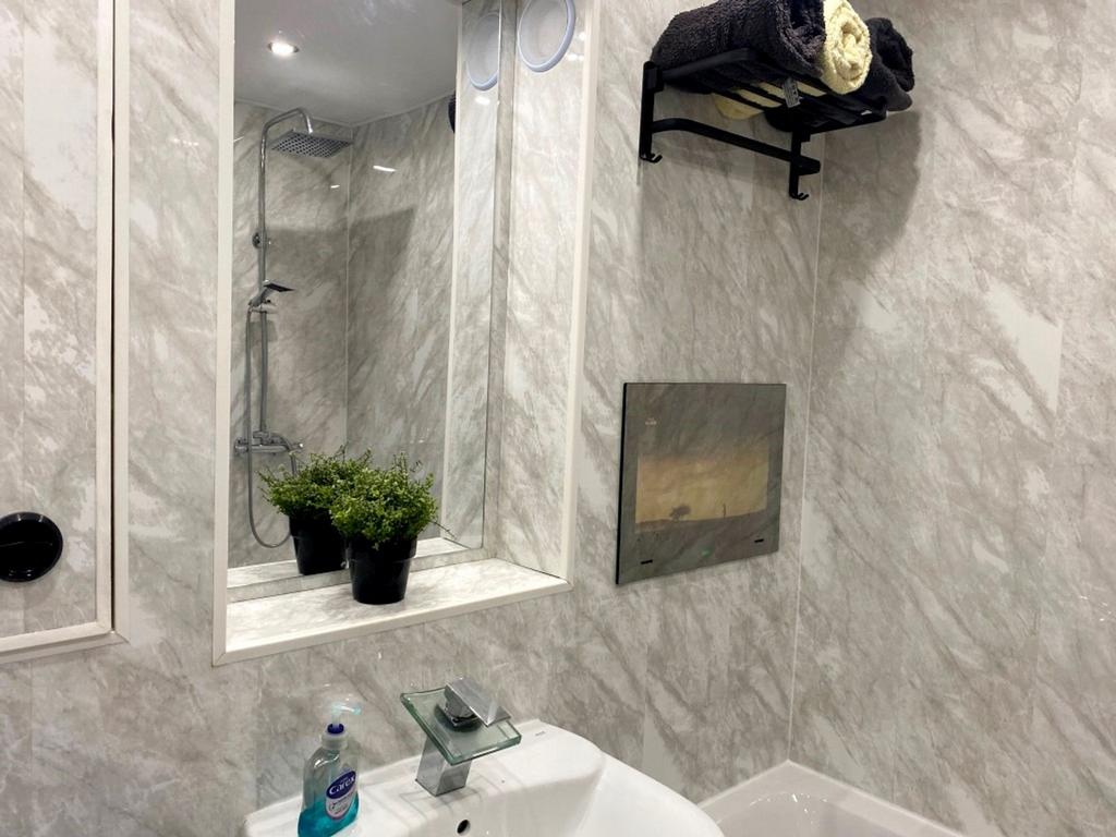 Family bathroom