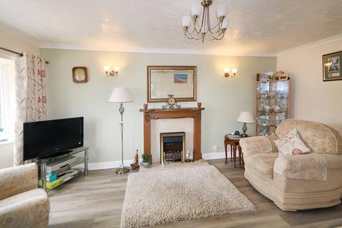 2 bedroom semi-detached bungalow for sale, Ffordd Gwynedd, Tywyn LL36