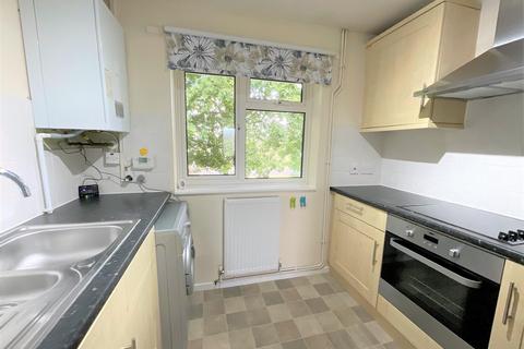 1 bedroom flat for sale, Kestrel Close, Crawley, West Sussex