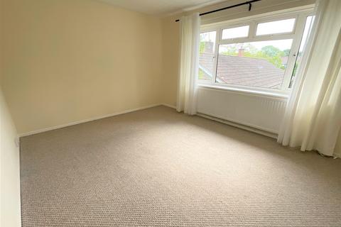 1 bedroom flat for sale, Kestrel Close, Crawley, West Sussex