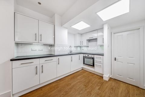2 bedroom flat to rent, Gilbey Road Tooting SW17