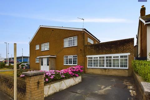 3 bedroom detached house for sale, Freemantle Avenue, Blackpool, FY4