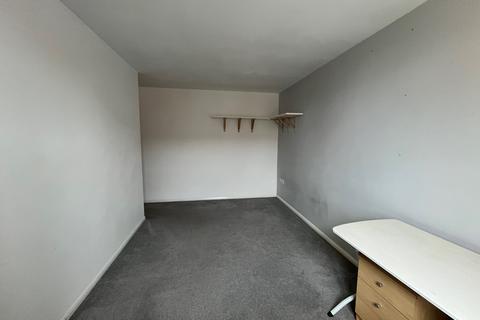 2 bedroom flat for sale, Barnsdale Close, Loughborough LE11