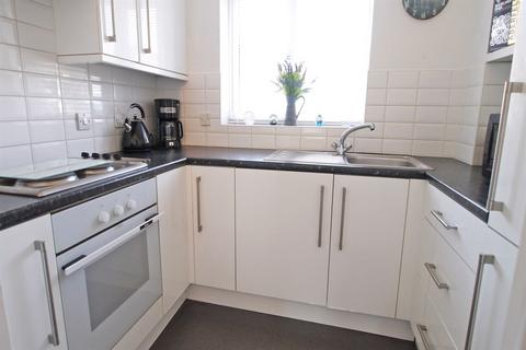 1 bedroom flat for sale, Roman Way, Billingshurst, RH14