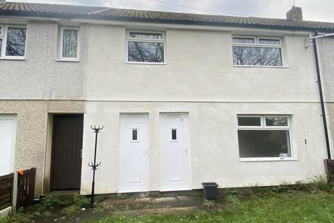 3 bedroom terraced house to rent, Holcombe Walk, Stockport, SK4