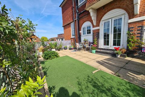 2 bedroom apartment to rent, Church Road, Bournemouth BH6