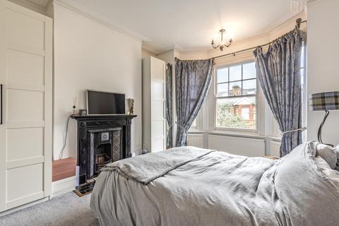 2 bedroom flat for sale, Cromwell Road, Wimbledon