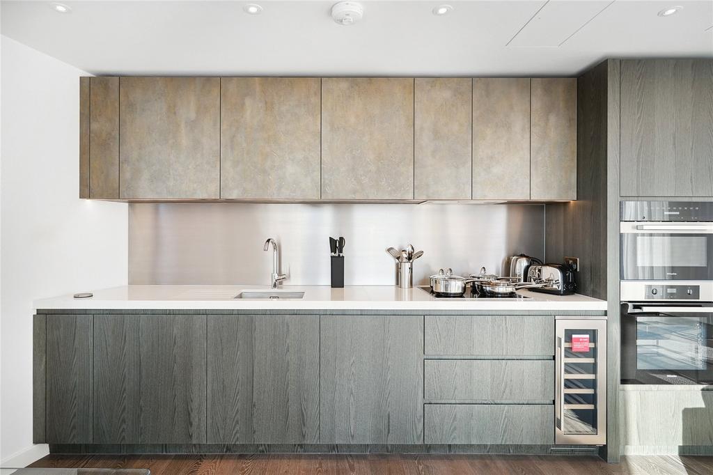 Apartment in London - View 3