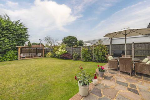 3 bedroom detached bungalow for sale, Rostrevor Gardens, Iver Heath SL0