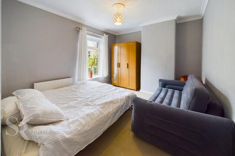 2 Mellor Road, New Mills, High Peak, SK22 4DW