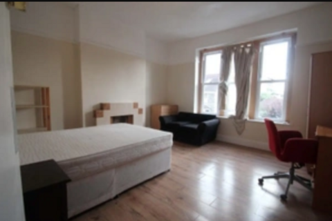 8 bedroom house share to rent, at Bristol, 28, Brynland Avenue BS7