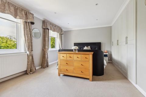 12 Grayburn Close, Chalfont St Giles, HP8 4NZ