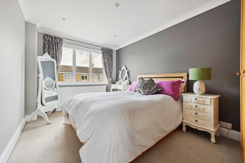 12 Grayburn Close, Chalfont St Giles, HP8 4NZ