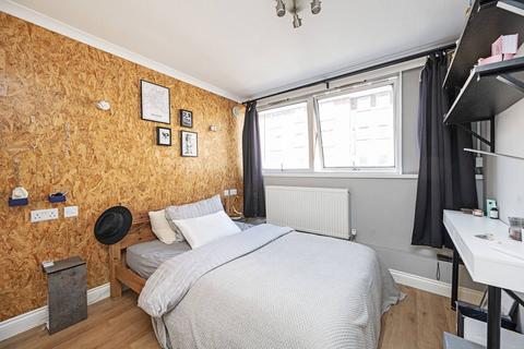 3 bedroom flat to rent, Cyrus Street, Islington, London, EC1V