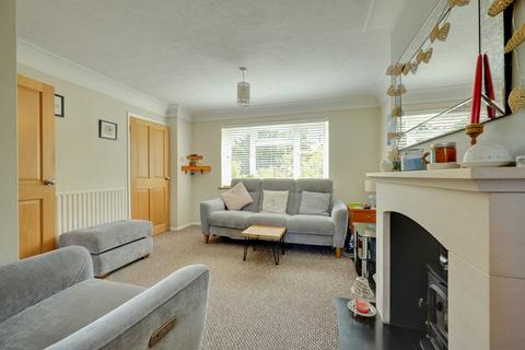 3 bedroom terraced house for sale, Woodland Avenue, Burgess Hill, RH15