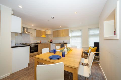 undefined, 25 Headingley Mount, Headingley, Leeds, LS6 3EL