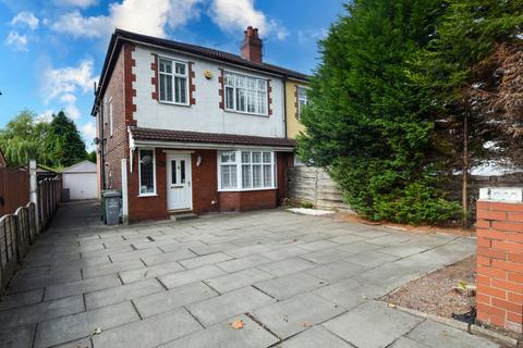 4 bedroom semi-detached house for sale, Stretford Road, Urmston, M41