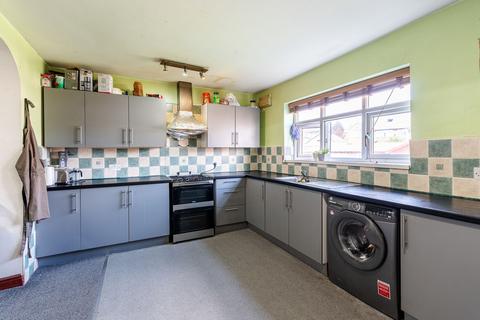 4 bedroom terraced house for sale, Woodsome Estate, Batley, WF17