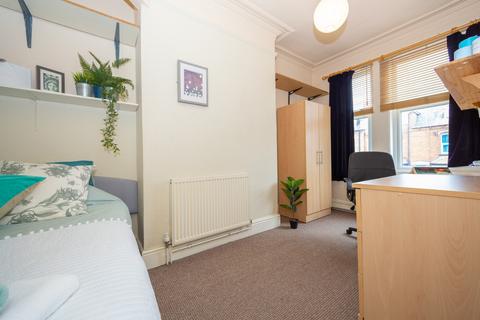 7 bedroom house share to rent, 25 Headingley Mount, Headingley, Leeds, LS6 3EL
