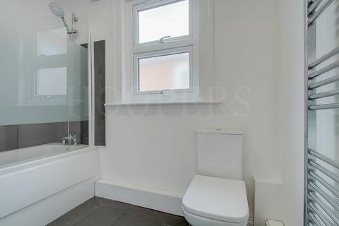 2 bedroom flat for sale, Cobbold Road, London, NW10