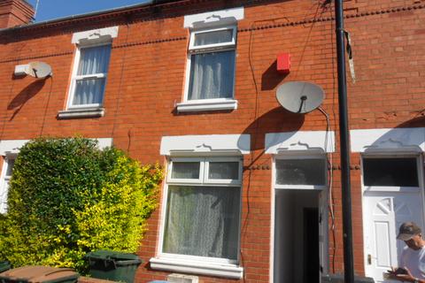 3 bedroom terraced house to rent, Harley Street, Stoke CV2