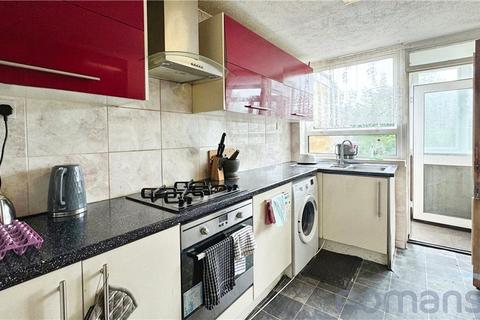 3 bedroom terraced house for sale, Reeves Road, Aldershot, Hampshire