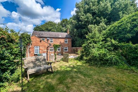 3 bedroom detached house to rent, Alexandra Court, Milton Keynes MK13