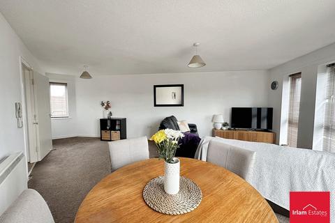 2 bedroom apartment for sale, Bankquay Court, Irlam, M44