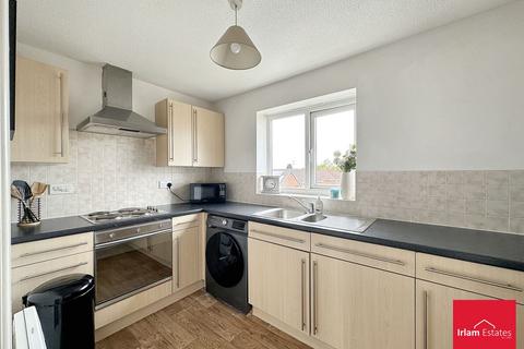 2 bedroom apartment for sale, Bankquay Court, Irlam, M44