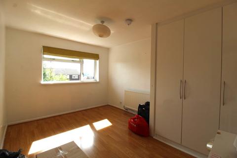 3 bedroom terraced house to rent, Panxworth Road, Hemel Hempstead HP3