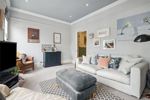 3 bedroom apartment for sale, Thirsk Road, SW11