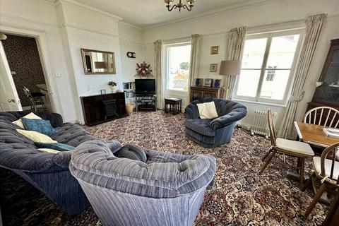 3 bedroom apartment for sale, The Crescent, Filey