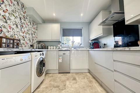 3 bedroom semi-detached house for sale, Littondale, Wallsend, Tyne and Wear, NE28 8TZ