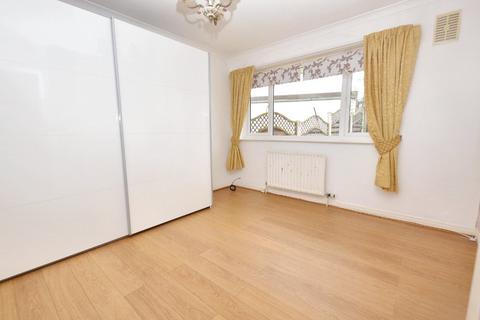 3 bedroom bungalow for sale, Hall Park Avenue, Crofton, Wakefield, West Yorkshire