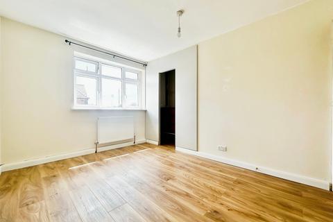 2 bedroom maisonette to rent, Zealand Avenue, West Drayton UB7