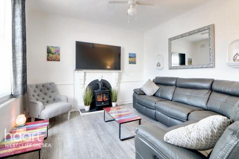 3 bedroom flat for sale, West Road, WESTCLIFF-ON-SEA